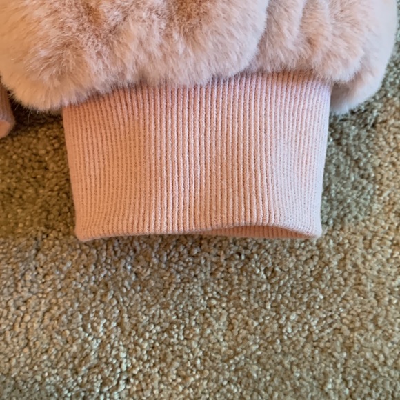 Better Be Pink Faux Fur cropped jacket - Picture 5 of 6